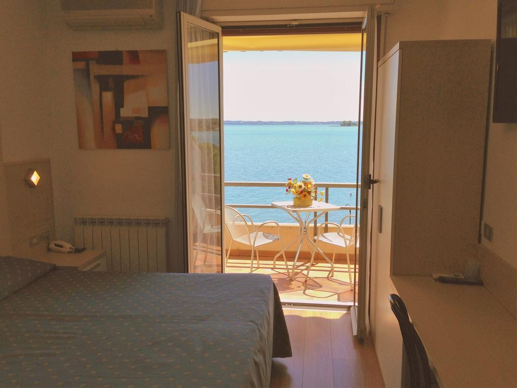 Hotel Ca' Serena Sirmione Exterior photo